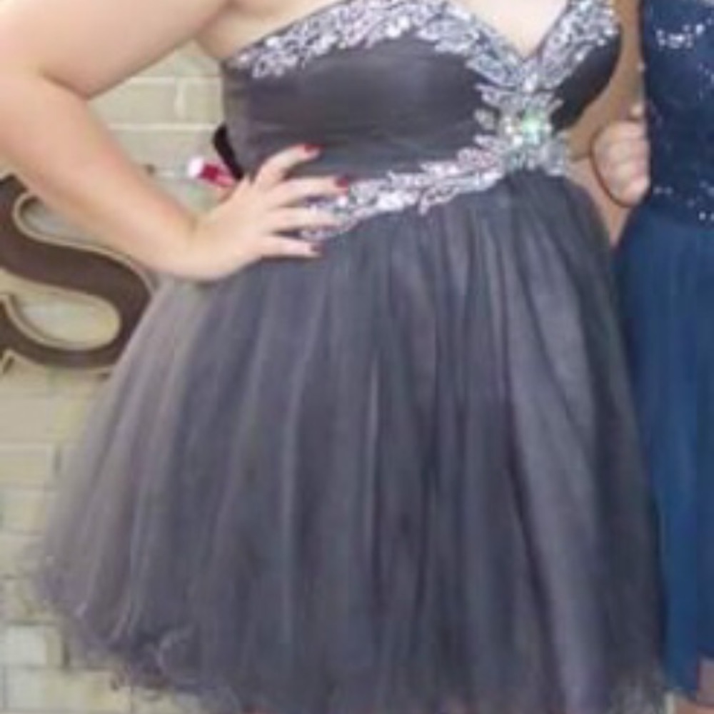 Dress - Picture 2 of 3